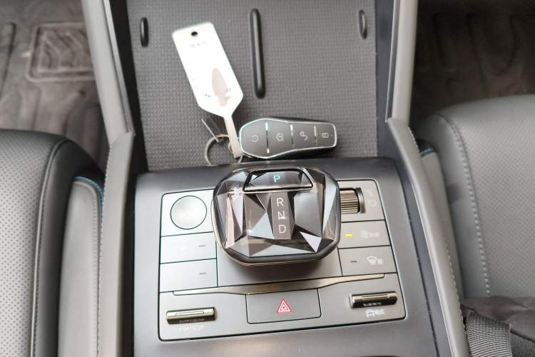 Used BYD Qin L 2025 DM-i Smart Drive 120KM Leading Model