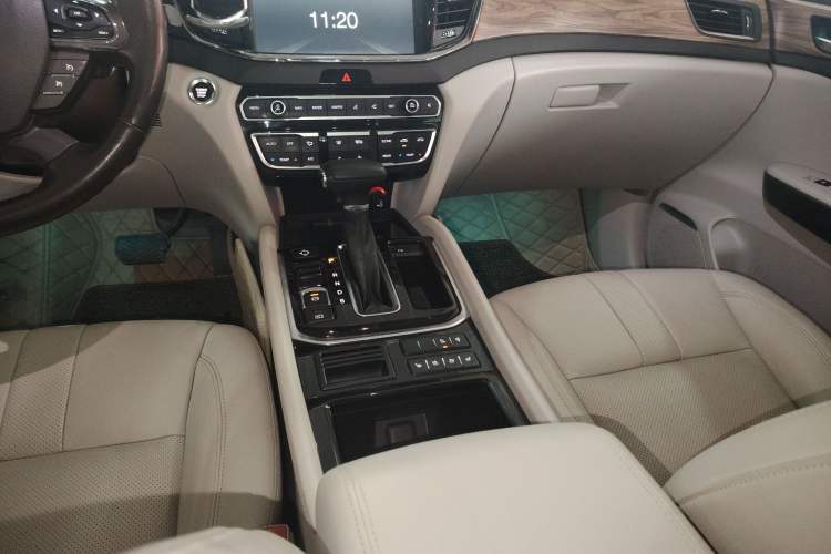 Used GAC Trumpchi GS8 2017 320T Two-Wheel Drive Luxury Smart Connectivity Version (7 Seats)