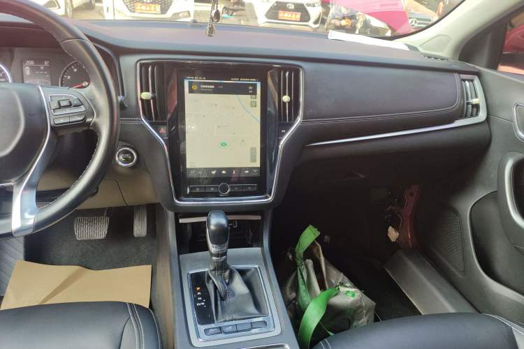 Used Roewe i6 2017 20T Automatic Internet Smart Edition
