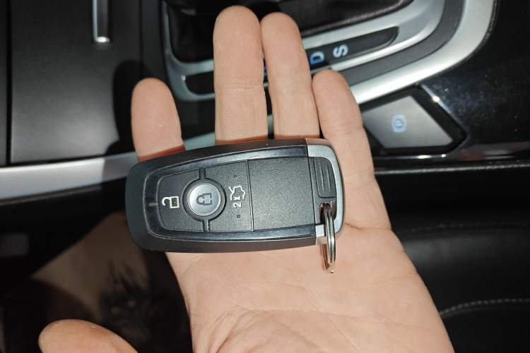 Used Ford Edge 2018 EcoBoost 245 Two-Wheel-Drive Platinum Edition 7-Seater China V Emission Standard