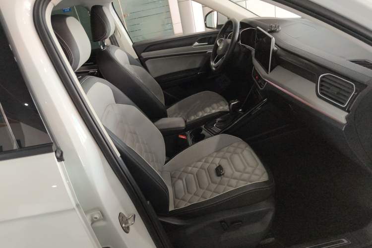 Used Volkswagen Tayron 2023 300TSI Two-Wheel-Drive Luxury Plus Advanced Edition
