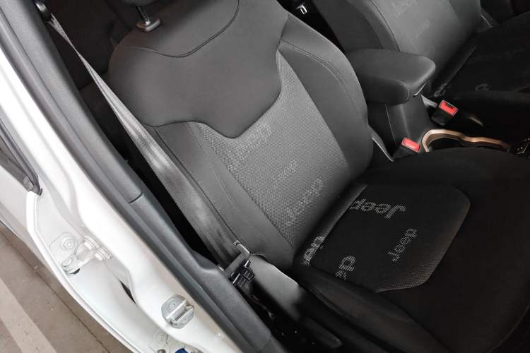 Used  Renegade 2017 180T Automatic Jingneng Edition
