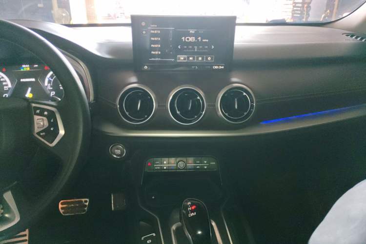 Used Wey VV6 2018 2.0T Two-Wheel-Drive Ultra-Luxury Version China V Standard
