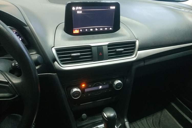 Used Mazda Mazda 3 Axela 2017 Sedan 1.5L Automatic Luxury Model Emission Standard China V