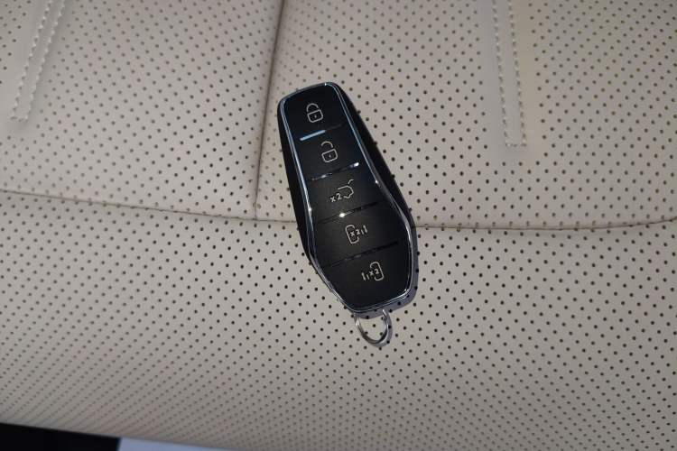 Used BYD Xia 2025 DM-i 1.5T 180km Excellence Model
