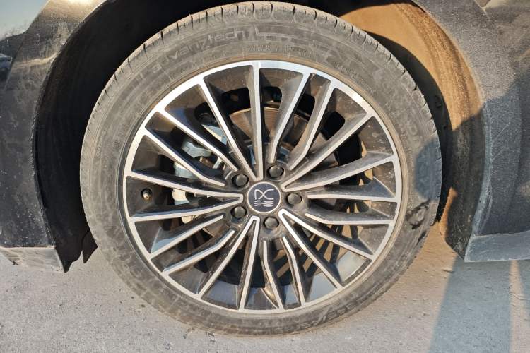 Used BYD Han 2024 EV Glory Edition 506KM Front-Wheel-Drive Premium Model
