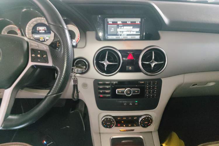 Used Mercedes-Benz GLK-Class 2015 GLK 260 4MATIC Dynamic Edition Ultimate Version