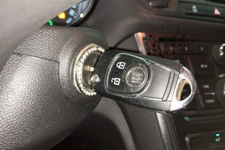 Used Buick Encore 2015 1.4T Automatic Two-Wheel Drive Urban Elite Version
