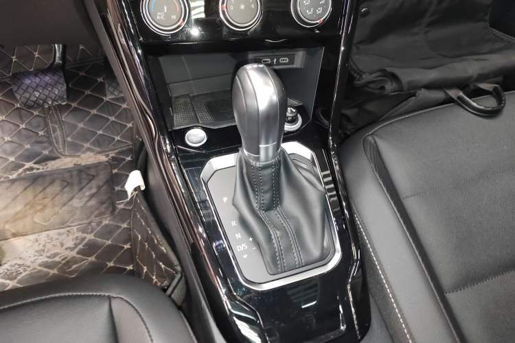 Used Volkswagen T-ROC 2021 Revised Version 280TSI DSG Two-Wheel Drive Comfort & Smart Connectivity Edition
