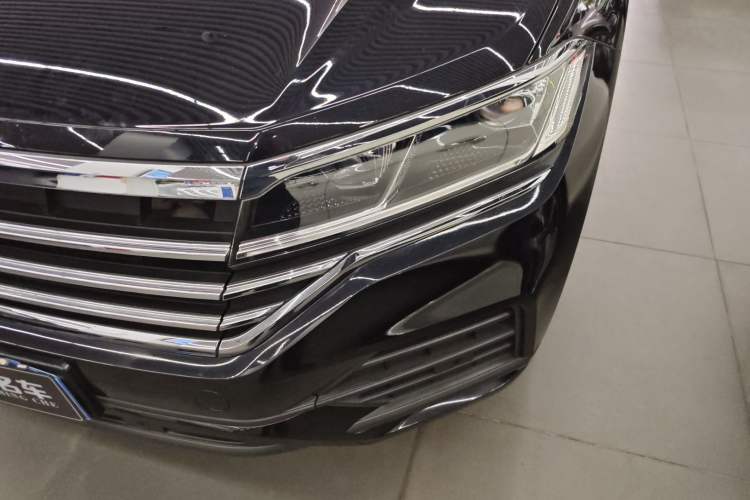 Used Volkswagen Touareg 2019 2.0 TSI Flagship Edition China VI
