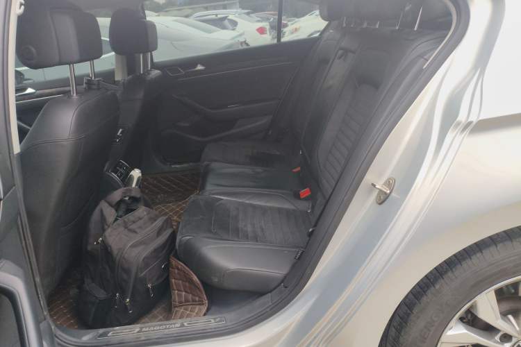 Used Volkswagen Magotan 2017 330TSI DSG Luxury Model
