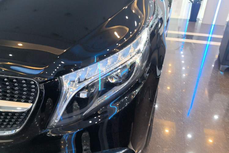 Used Mercedes-Benz V-Class 2021 V 260 L Long-wheelbase Luxury Edition