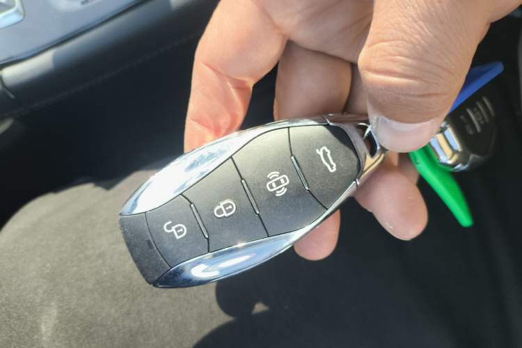 Used Hongqi H5 2023 2.0T Automatic Smart Connect Flagship Edition