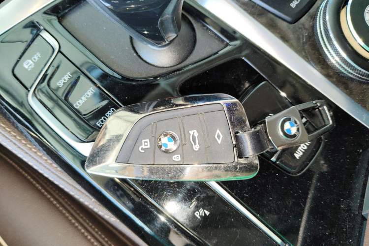 Used BMW 5 Series 2021 525Li Luxury Package
