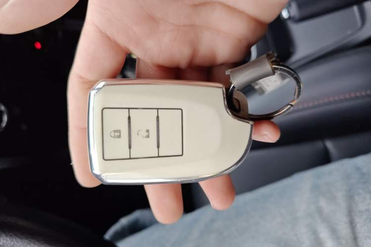 Used Toyota YARiS L 2022 X-Trail 1.5L CVT Luxury PLUS Edition