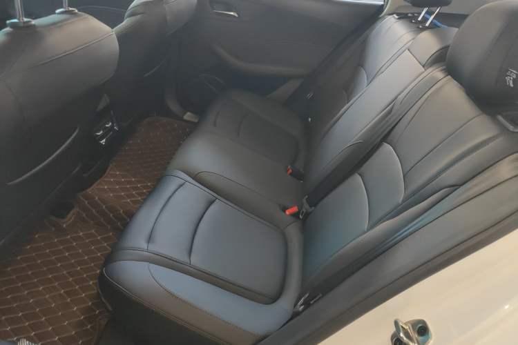 Used Roewe i5 2023 1.5L CVT Luxury Edition