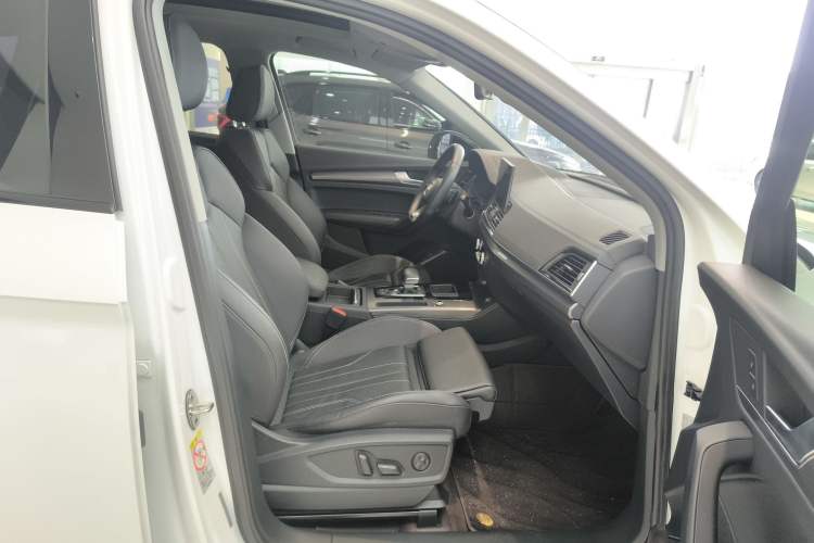 Used Audi Q5L 2022 40T Fashionable and Dynamic Model
