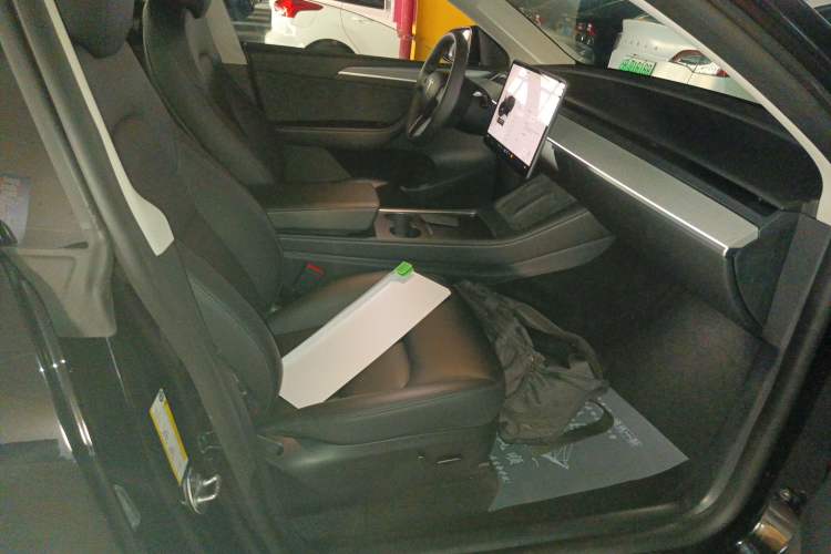 Used Tesla Model Y 2023 Rear-Wheel-Drive Version