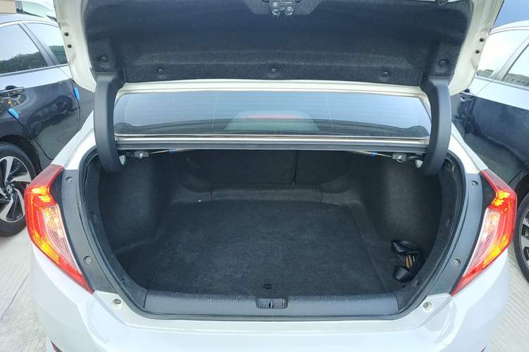 Used Honda Civic 2016 220TURBO CVT Prestige Edition
