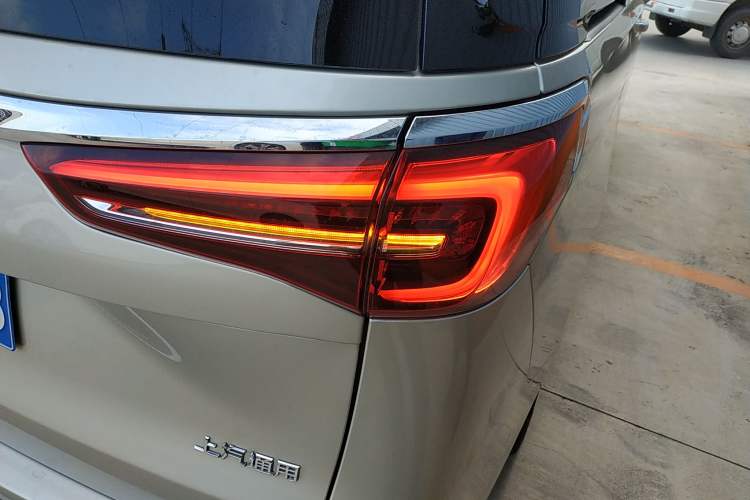 Used Buick GL8 2021 ES Landtrek 653T Luxury Model
