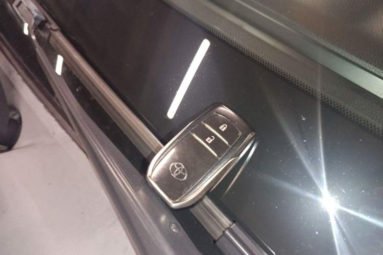 Used Toyota Highlander 2015 2.0T Two-Wheel Drive Luxury Edition 7 Seats