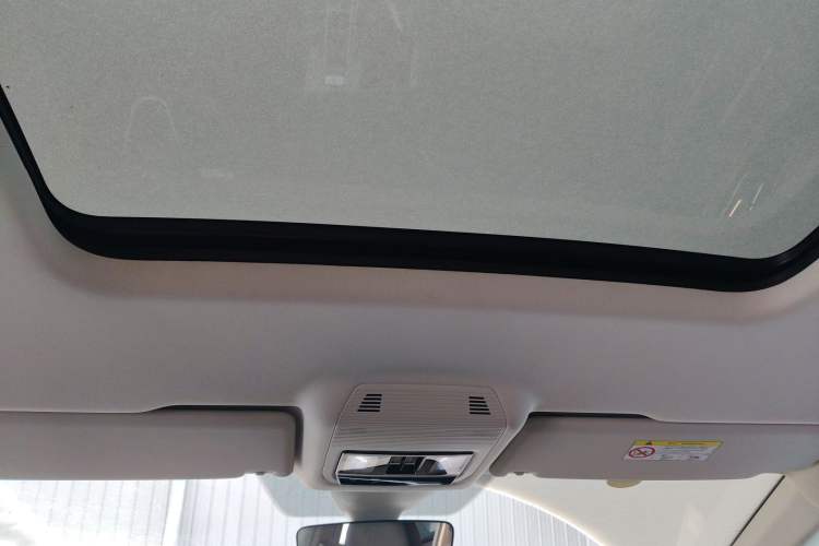 Used Volkswagen Viloran 2024 330TSI Luxury Edition
