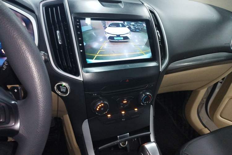 Used Ford Edge 2016 EcoBoost 245 Two-Wheel-Drive Titanium 5-Seater
