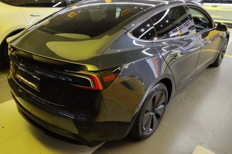 Used Tesla Model 3 2025 Rear-Wheel-Drive Version
