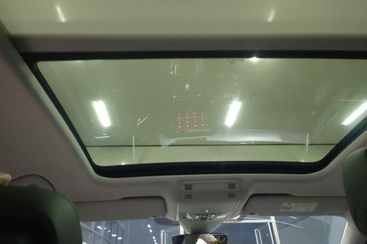 Used Volkswagen Magotan 2025 Zhongxiang Version 330TSI DSG Luxury Edition
