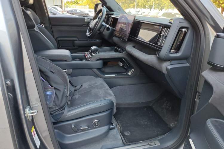 Used  Leopard 5 2024 Cloud Ride Luxury Edition
