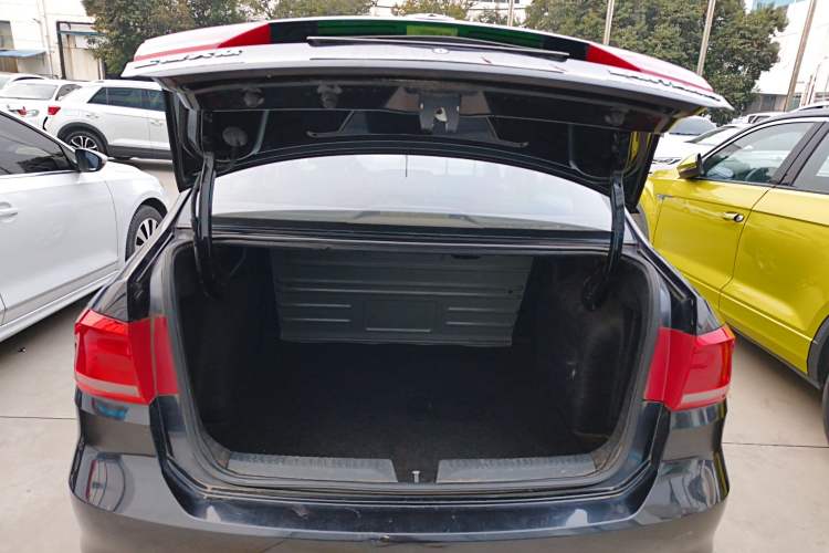 Used Volkswagen Santana 2015 1.4L Manual Fashion Edition
