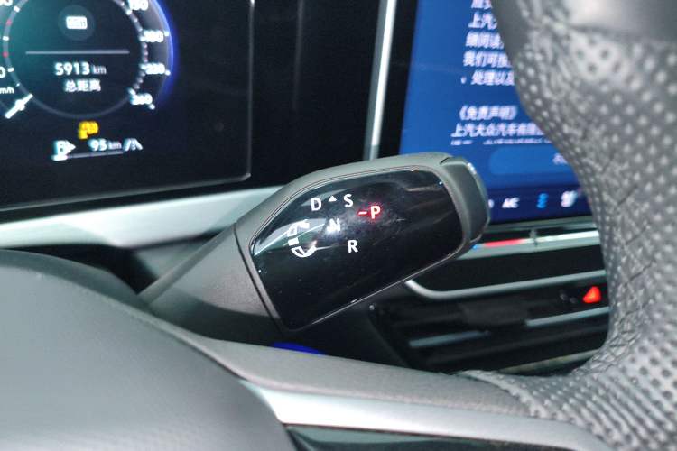 Used Volkswagen Passat 2025 Pro 380TSI Starry Dragon Luxury Edition
