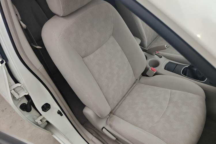 Used Nissan Tiida 2011 1.6L Manual Comfort Version
