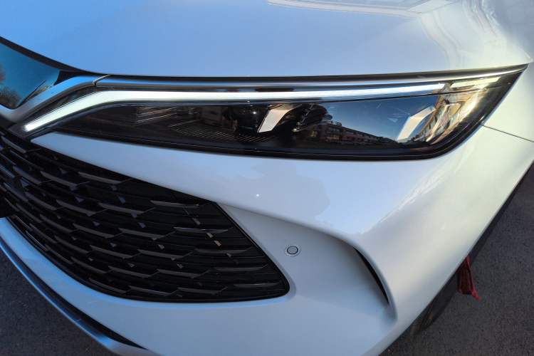 Used BYD Qin L 2025 DM-i Smart Drive 120KM Leading Model