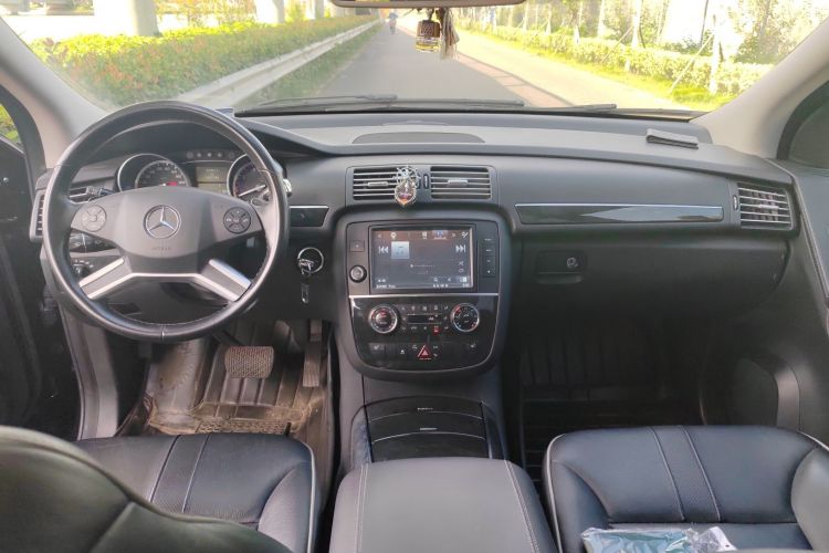 Used Mercedes-Benz R-Class 2017 R 320 4MATIC Business Edition Prestige Model