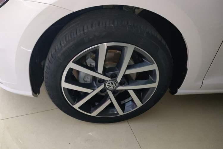 Used Volkswagen Golf 2018 230TSI Automatic Luxury Version
