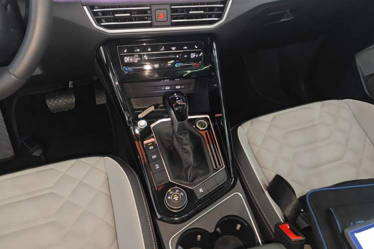 Used Volkswagen Tayron 2023 Revised Version 380TSI All-Wheel Drive R-Line High-Energy Edition
