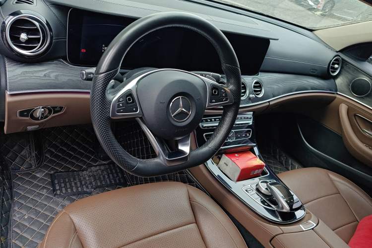 Used Mercedes-Benz E-Class 2016 E 300 L Sporty and Stylish Model