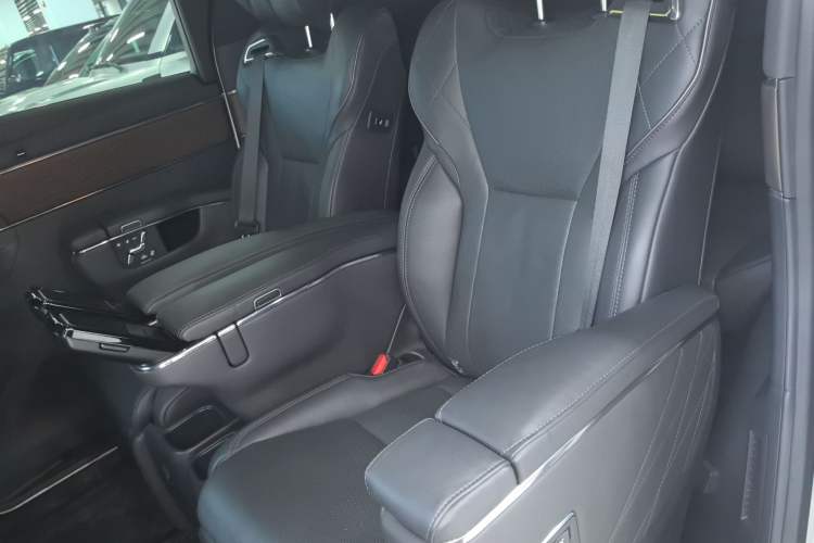 Used Toyota Alphard 2024 Dual-Engine 2.5L Prestige Edition
