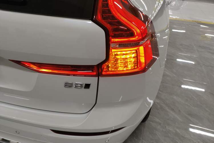 Used Volvo XC60 2022 B5 4x4 Zhiyi Luxury Edition
