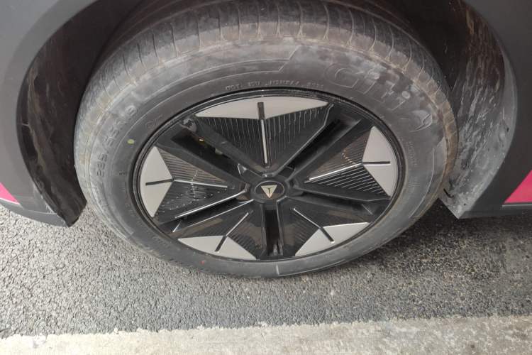 Used  S07 2023 200Max Range-Extended Version
