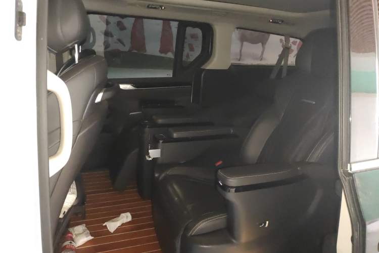 Used SAIC MAXUS G20 2021 PLUS 2.0T Gasoline Automatic Luxury Edition
