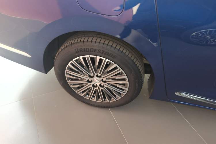 Used Buick GL8 New Energy 2024 Lu Zun Luxury Edition 7-Seater
