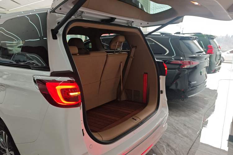 Used Buick GL8 2021 ES Land Cruiser 653T Luxury Edition