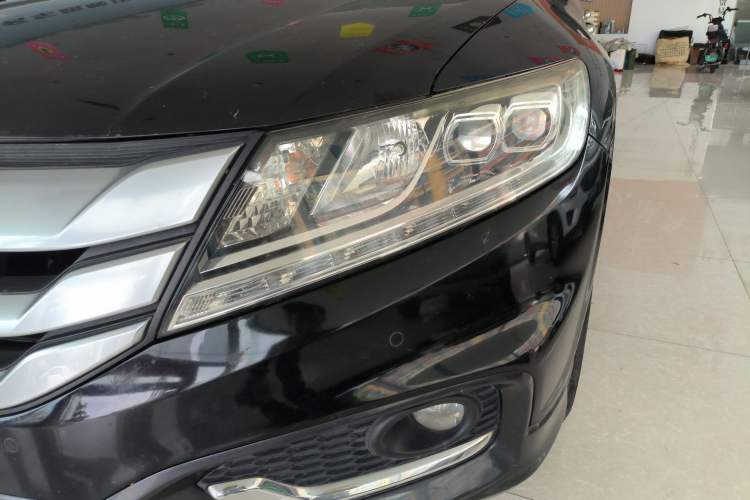 Used Honda Crosstour 2014 2.4L Luxury Navigation Edition
