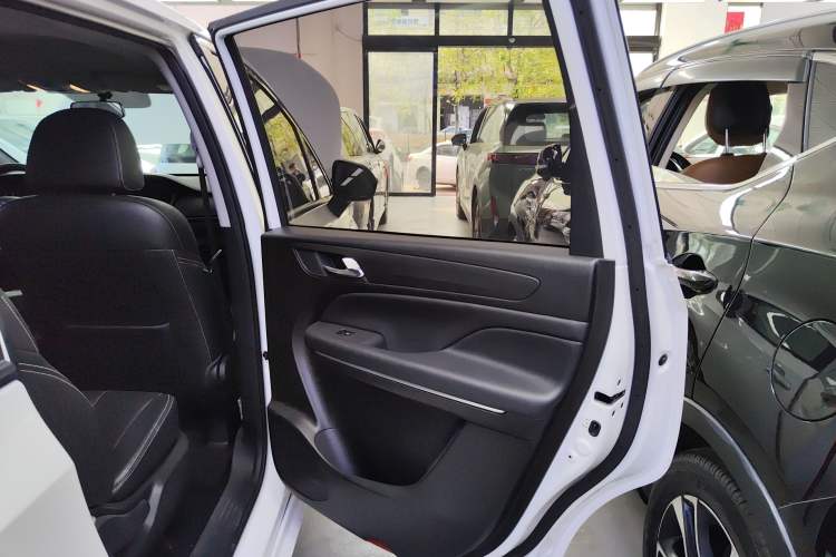 Used GAC Trumpchi M6 2021 270T DCT Luxury Edition (7 Seats)
