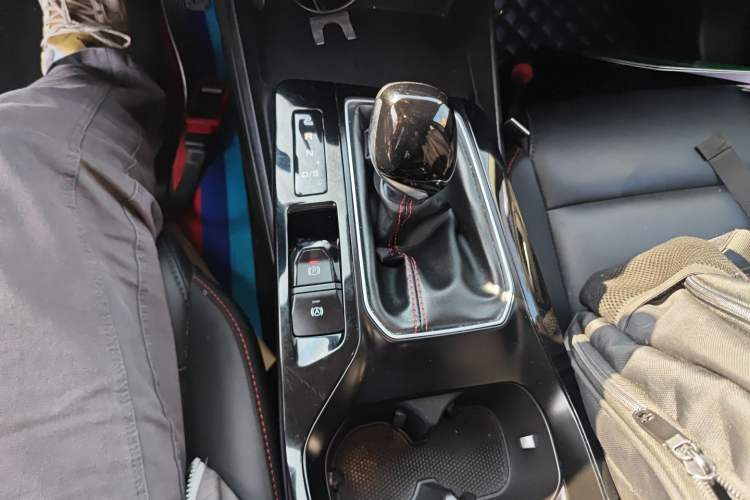 Used MG 5 2022 180 DVVT CVT Youth Luxury Edition
