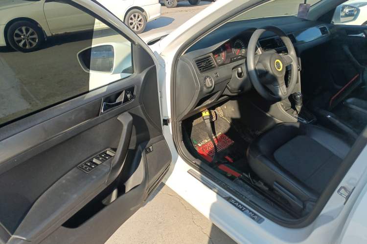 Used Volkswagen Santana 2015 1.6L Automatic Comfort Edition
