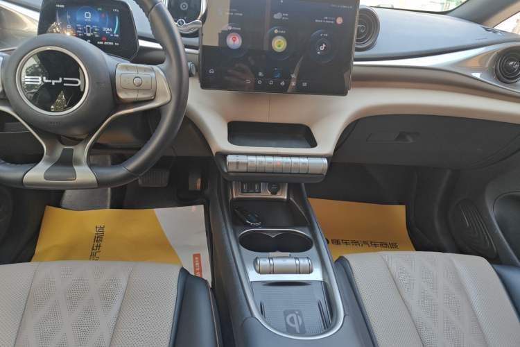 Used BYD Dolphin 2023 420 km Fashion Edition