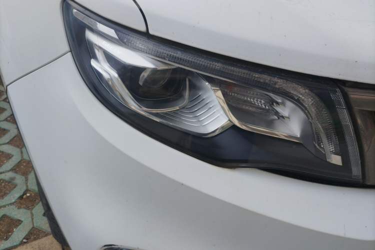 Used Geely Auto Emgrand X7 Sport 2018 1.8TD Automatic Two-Wheel Drive Smart Connect 4G Internet Edition
